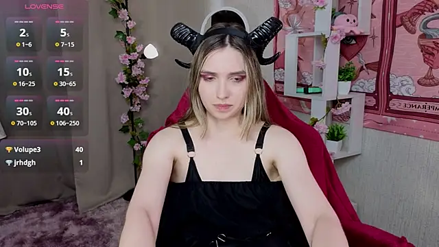 NocturneHuntress live