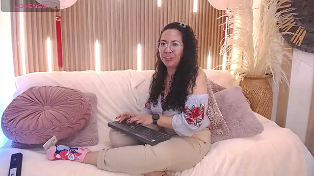 Velvet_Curly live
