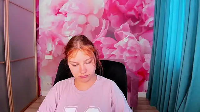 AngelinaLow live