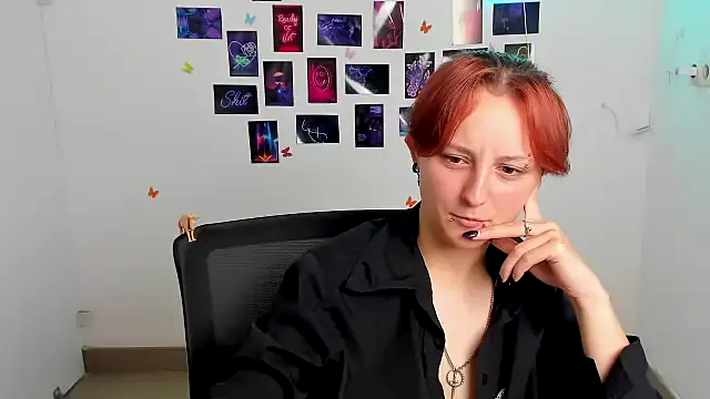 Dilara_Kiss_ live