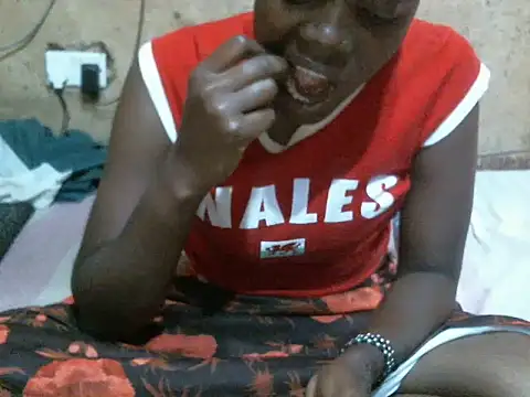 cute_naimah live