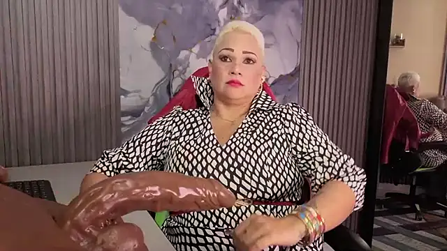 GianellaCox_ live