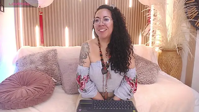 Velvet_Curly live
