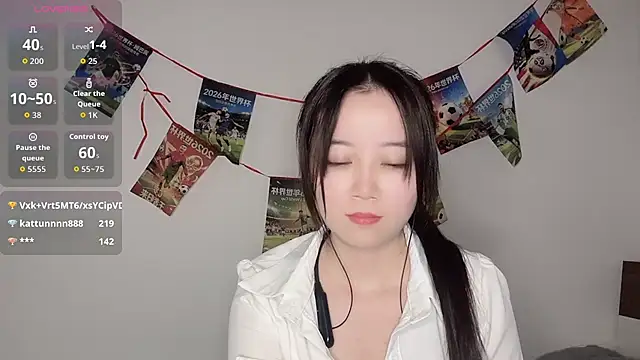 77-Vicky live