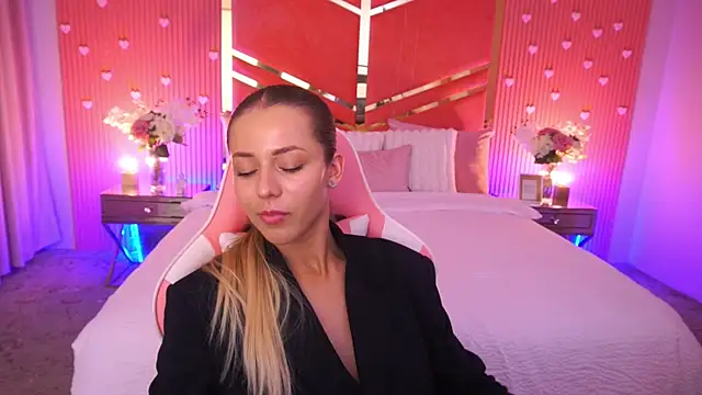 DoveLovee live