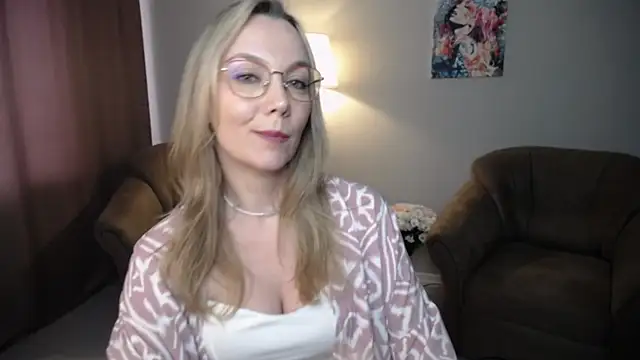 Ava_Elior live