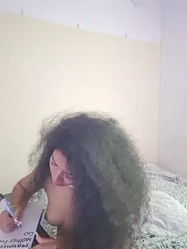 Nadia-Monroe live