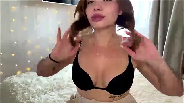 Lia_be_mine live