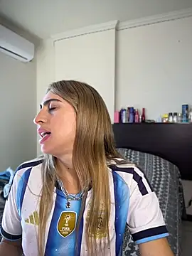 NicoleWilder live