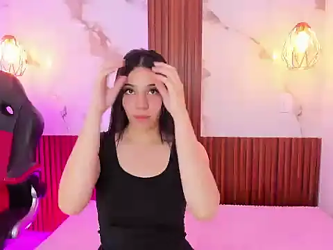 MadissonLewis1 live