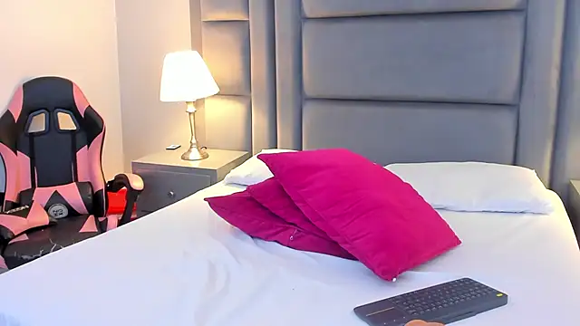 KendalFoxx live