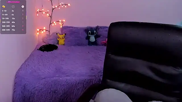 Laura_Olssen27 live