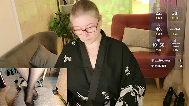 Alexandra_Kind live