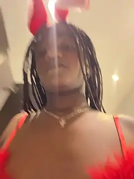 Chloebrunnie live