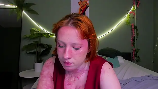Maya_foxy live