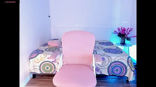 Nikkibounce live