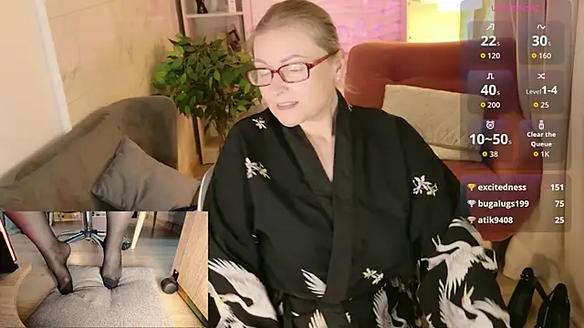 Alexandra_Kind live