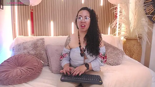 Velvet_Curly live
