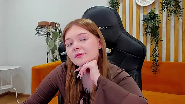 ElinaVale live