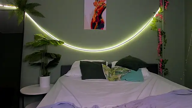 Maya_foxy live
