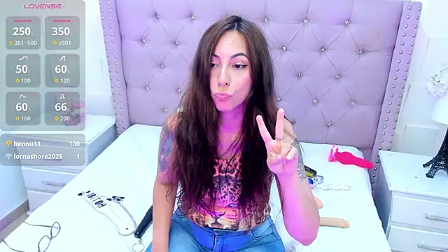 HollyBloom_ live