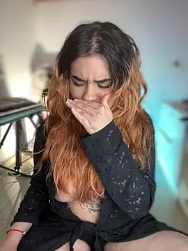 NikkiNix live