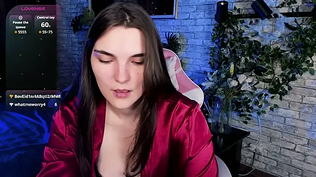 Rune_Veila live