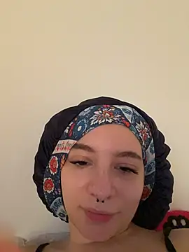 karla-thomsom10 live
