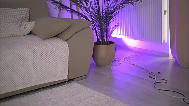 DeborahLowe live