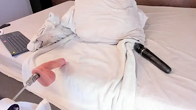 sashamonroe__ live