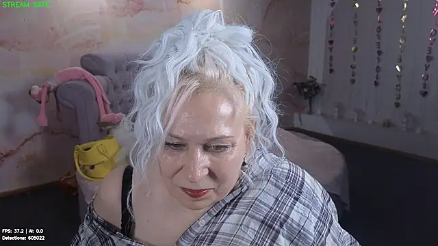 Penelope_Pinky live