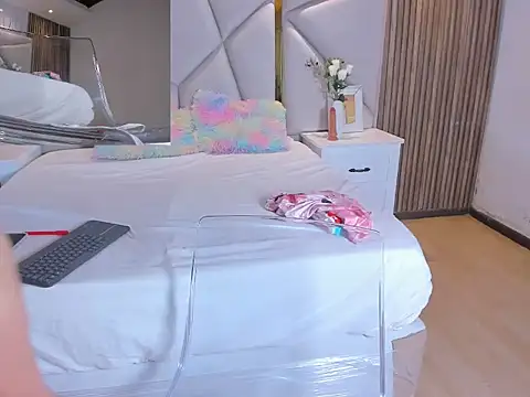 Ashley_velvet_ live