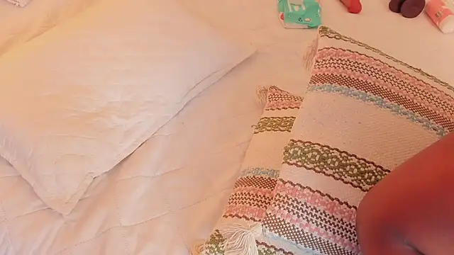 Ayanaa_Ebony_ live