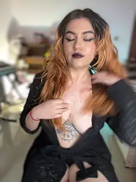 NikkiNix live
