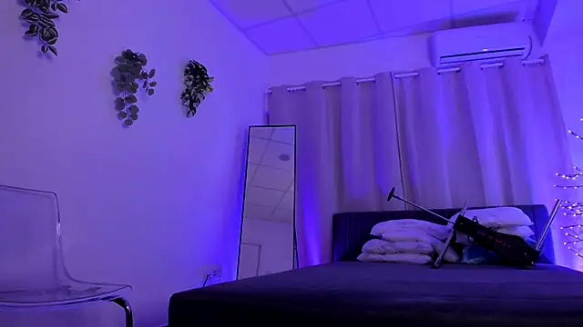 Divine_Madeleine live