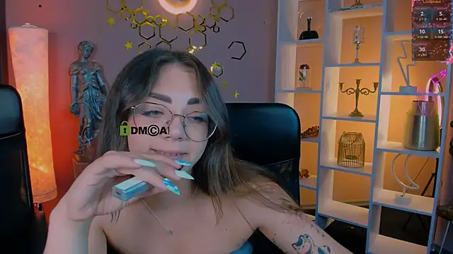 kiki_swan live