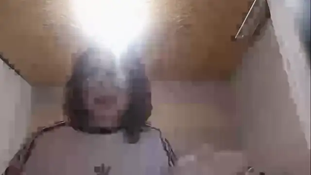 OliviaMoment live