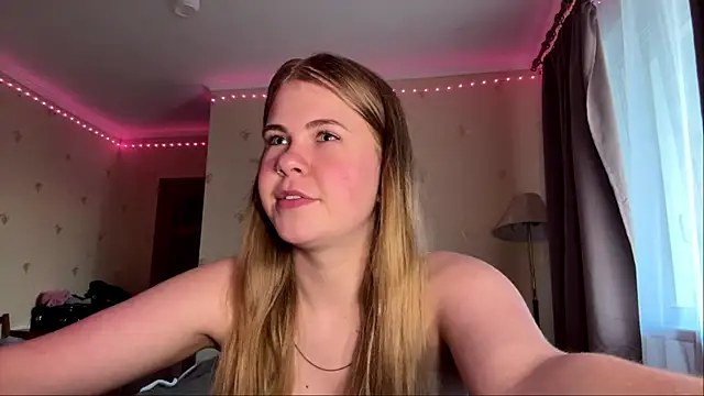 Amy_Maev live