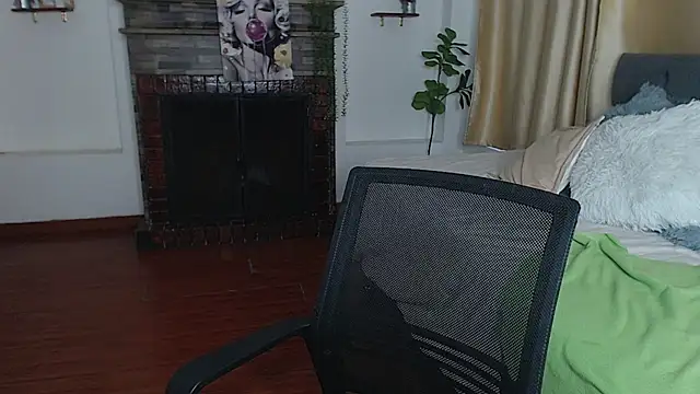 Emma_hassani live