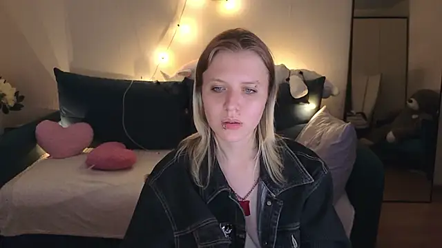 Viki_Charm live