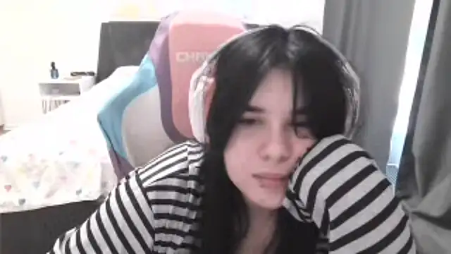 LunarMia live