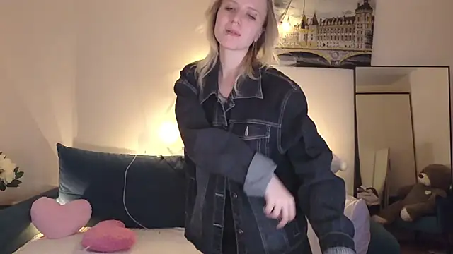 Viki_Charm live