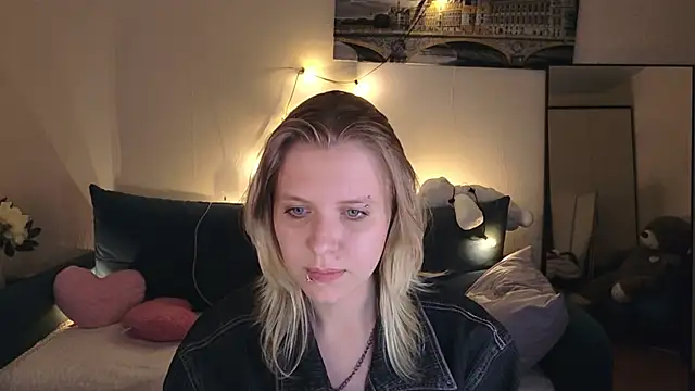 Viki_Charm live