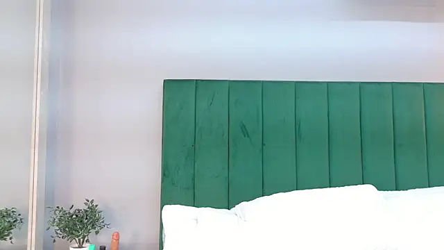 NaughtyHally_ live