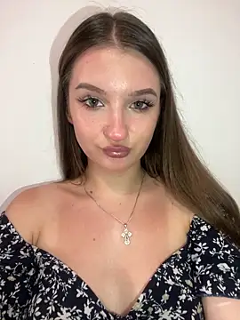 Green_eyes_lady live