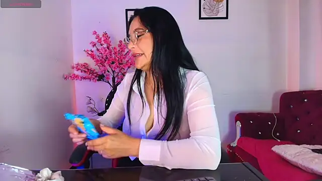 Zuzana21 live