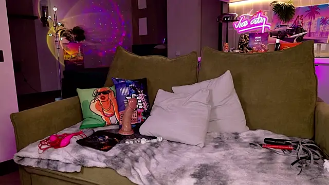 shes_rebel live