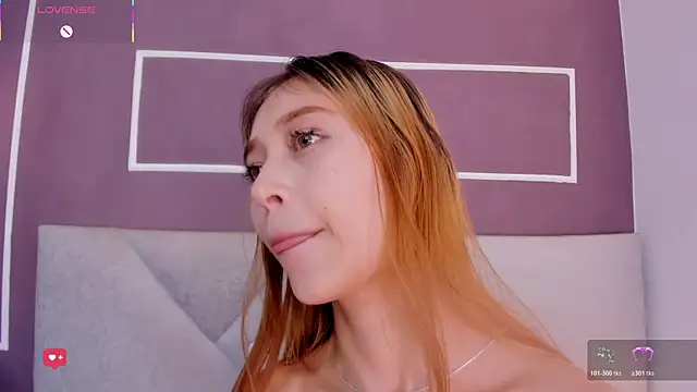 Naomi_Rousse live