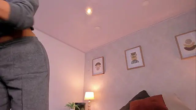 Caroline_dh live