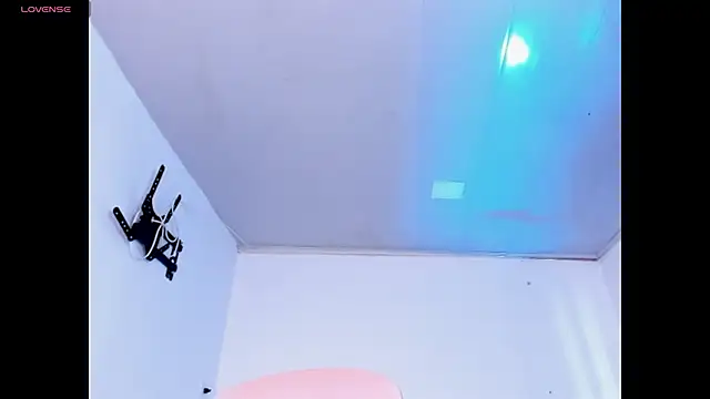 Nikkibounce live